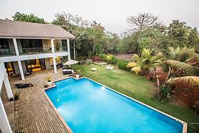 Frangipani by Hireavilla-5br Lux Estate in Alibaug
