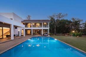 Frangipani by Hireavilla-5br Lux Estate in Alibaug