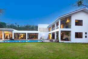 Frangipani by Hireavilla-5br Lux Estate in Alibaug