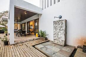 Frangipani by Hireavilla-5br Lux Estate in Alibaug