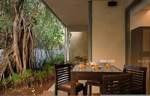 Aster by Hireavilla - 3BR w Private Pool in Parra