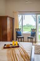 Frangipani by Hireavilla - 4BR w Pool Field View
