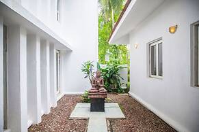 Frangipani by Hireavilla - 4BR w Pool Field View