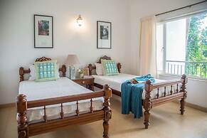 Frangipani by Hireavilla - 4BR w Pool Field View