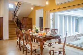 Frangipani by Hireavilla - 4BR w Pool Field View