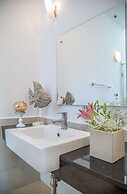 Frangipani by Hireavilla - 4BR w Pool Field View