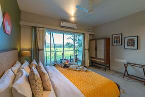 Legacy by Hireavilla- Full Field View Villa w Pool