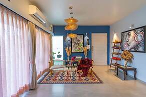 Legacy by Hireavilla- Full Field View Villa w Pool