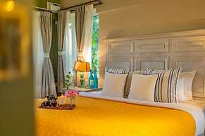 Legacy by Hireavilla- Full Field View Villa w Pool