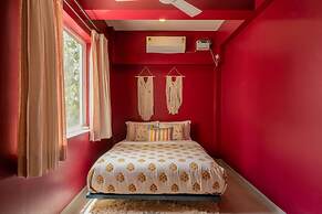 Legacy by Hireavilla- Full Field View Villa w Pool