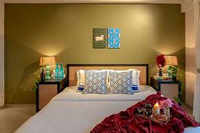 Legacy by Hireavilla- Full Field View Villa w Pool