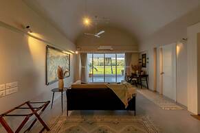 Legacy by Hireavilla- Full Field View Villa w Pool