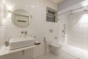 Legacy by Hireavilla- Full Field View Villa w Pool