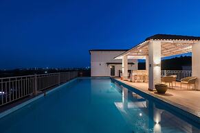 Irene Altezza by Hireavilla -2br w Pool in Pilerne