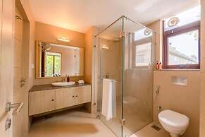 Cozy 1BR With Pool - Only 1km From Candolim Beach