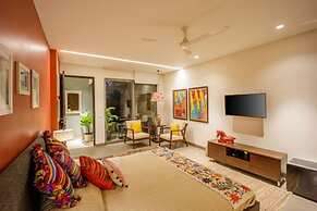 Elara by Hireavilla - 4BR w Infinity Pool Parra