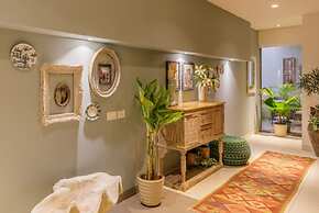 Elara by Hireavilla - 4BR w Infinity Pool Parra