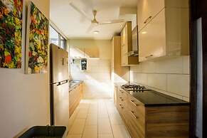 Elara by Hireavilla - 4BR w Infinity Pool Parra