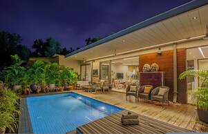 Elara by Hireavilla - 4BR w Infinity Pool Parra