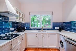 Casa Del Leon by Hireavilla -3br w Pool in Assagao