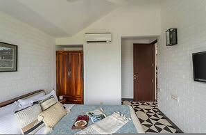 El Arbol by Hireavilla - 2BR w Rooftop Pool Nerul
