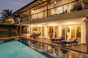 Field View Villa With Pool Perfect for Big Groups