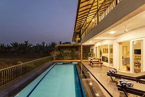 Field View Villa With Pool Perfect for Big Groups