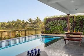 Field View Villa With Pool Perfect for Big Groups