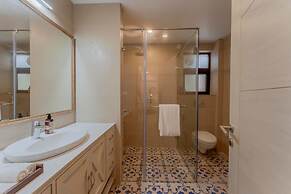 1BR Apt in Candolim With Pool 5 Mins From Beach