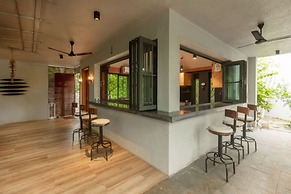 Quarterdeck by Hireavilla - Luxury Estate in Awas
