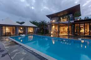 Quarterdeck by Hireavilla - Luxury Estate in Awas