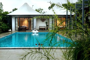 Quarterdeck by Hireavilla - Luxury Estate in Awas