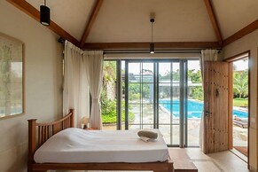 Quarterdeck by Hireavilla - Luxury Estate in Awas