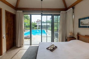 Quarterdeck by Hireavilla - Luxury Estate in Awas