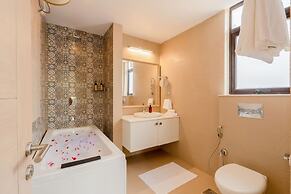 Spacious 3-br Apartment With Pool in Candolim