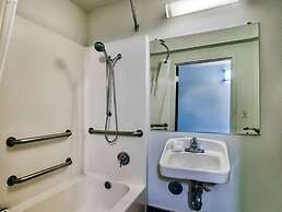 Studio 6 Suites Hesperia, CA – West Main Street – I-15