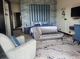 ONE O EIGHT BOUTIQUE HOTEL