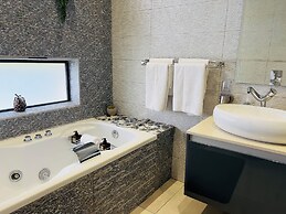 ONE O EIGHT BOUTIQUE HOTEL