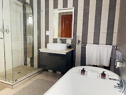 ONE O EIGHT BOUTIQUE HOTEL