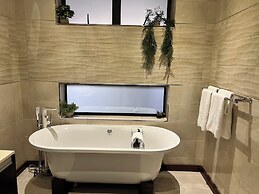 ONE O EIGHT BOUTIQUE HOTEL