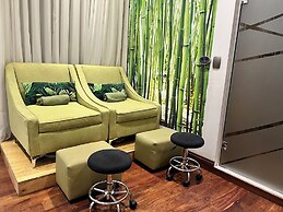 ONE O EIGHT BOUTIQUE HOTEL