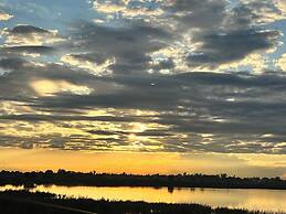 ONE O EIGHT BOUTIQUE HOTEL