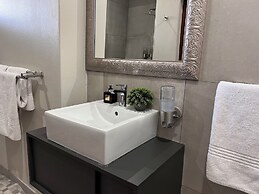 ONE O EIGHT BOUTIQUE HOTEL