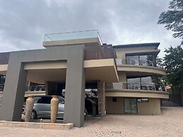 ONE O EIGHT BOUTIQUE HOTEL