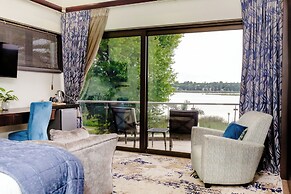 ONE O EIGHT BOUTIQUE HOTEL