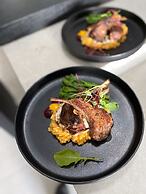 ONE O EIGHT BOUTIQUE HOTEL