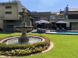 ONE O EIGHT BOUTIQUE HOTEL