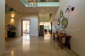 Exclusive House with Lake Chapala Access