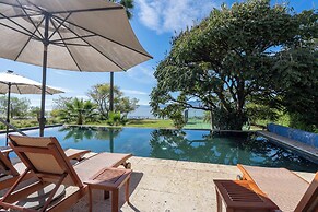 Exclusive House with Lake Chapala Access