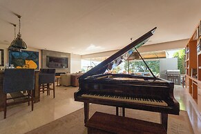 Exclusive House with Lake Chapala Access
